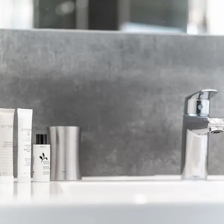 Haus Kirchplatz 4 By Premium * 采尔马特