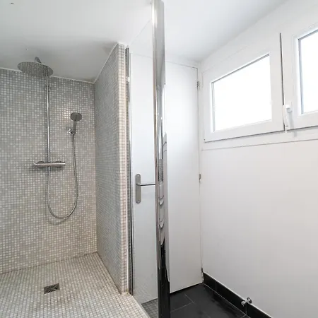 Haus Kirchplatz 4 By Premium דירה *